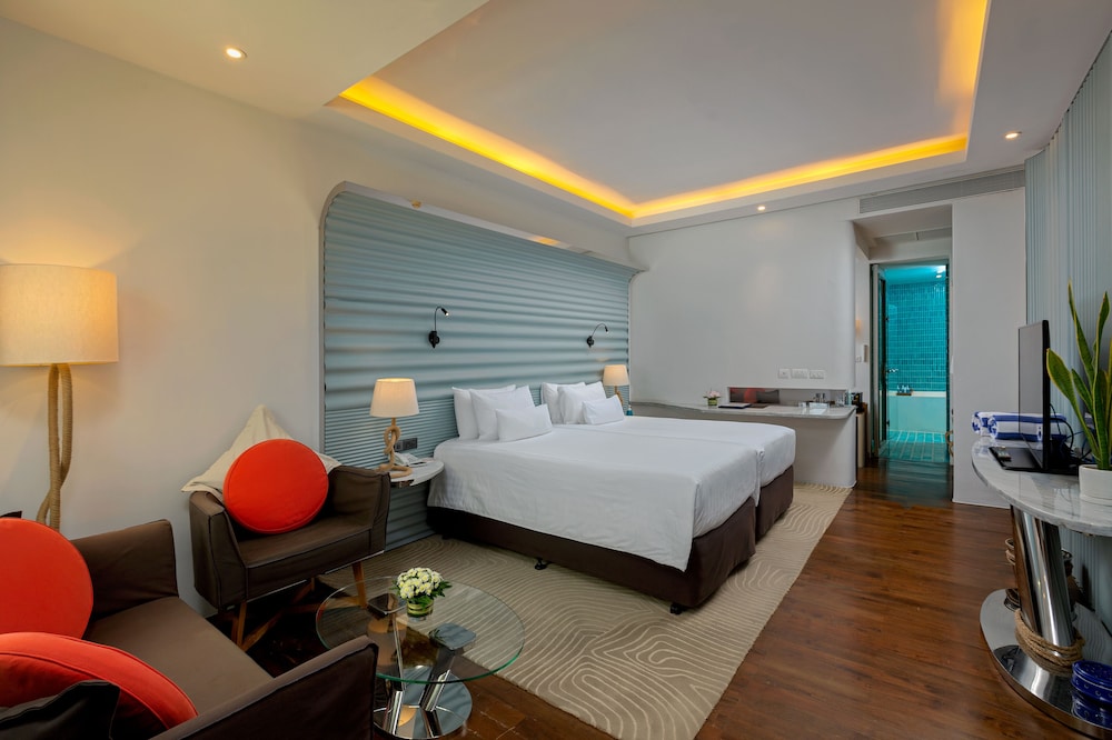 The Boathouse Phuket — Hotel rooms in Karon, Phuket Province