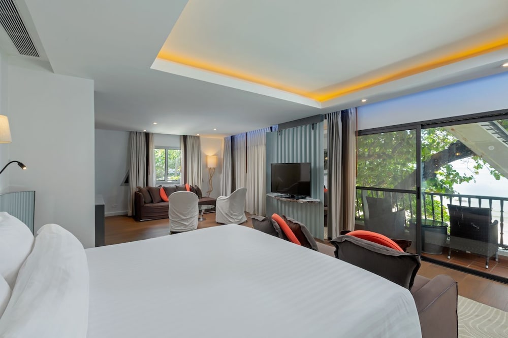 The Boathouse Phuket — Hotel rooms in Karon, Phuket Province
