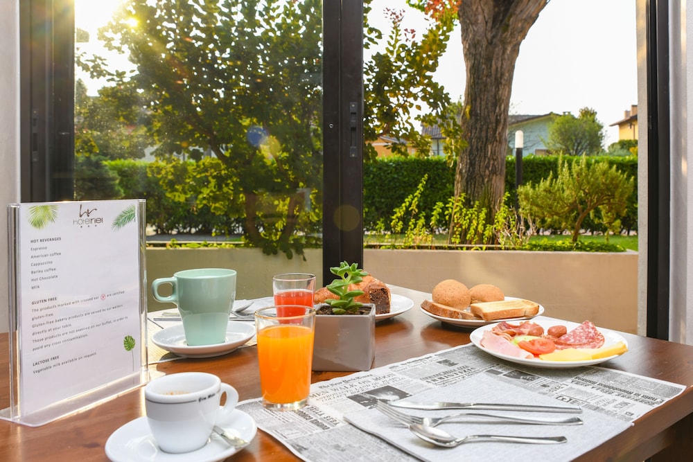 Hotel Riel — Restaurant & bars in Sirmione, Lombardy