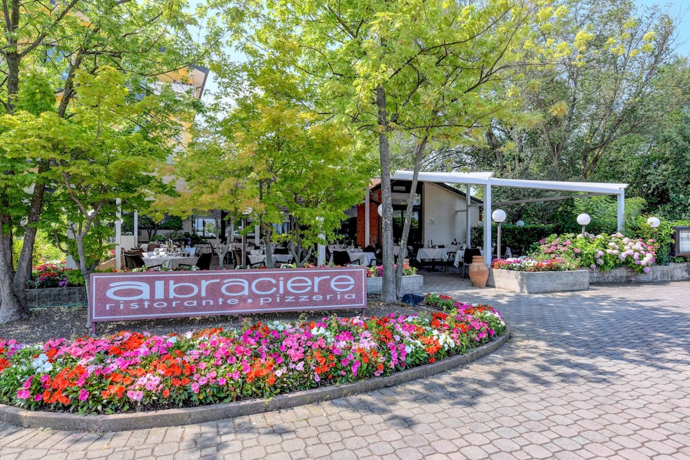 Hotel Riel — Restaurant & bars in Sirmione, Lombardy