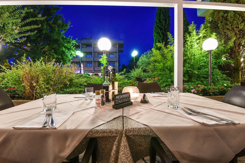 Hotel Riel — Restaurant & bars in Sirmione, Lombardy