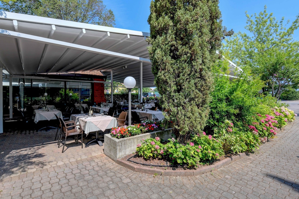 Hotel Riel — Restaurant & bars in Sirmione, Lombardy