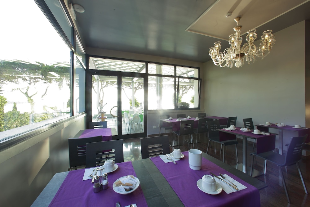 Hotel San Marco — Restaurant & bars in Peschiera del Garda, Veneto