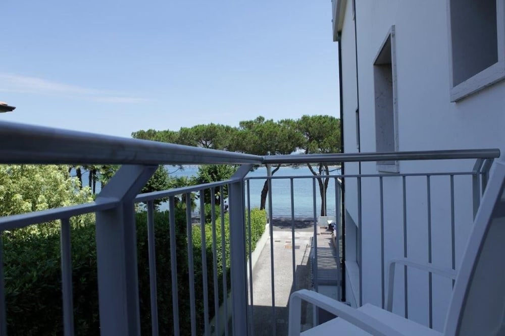 Hotel San Marco — Hotel rooms in Peschiera del Garda, Veneto