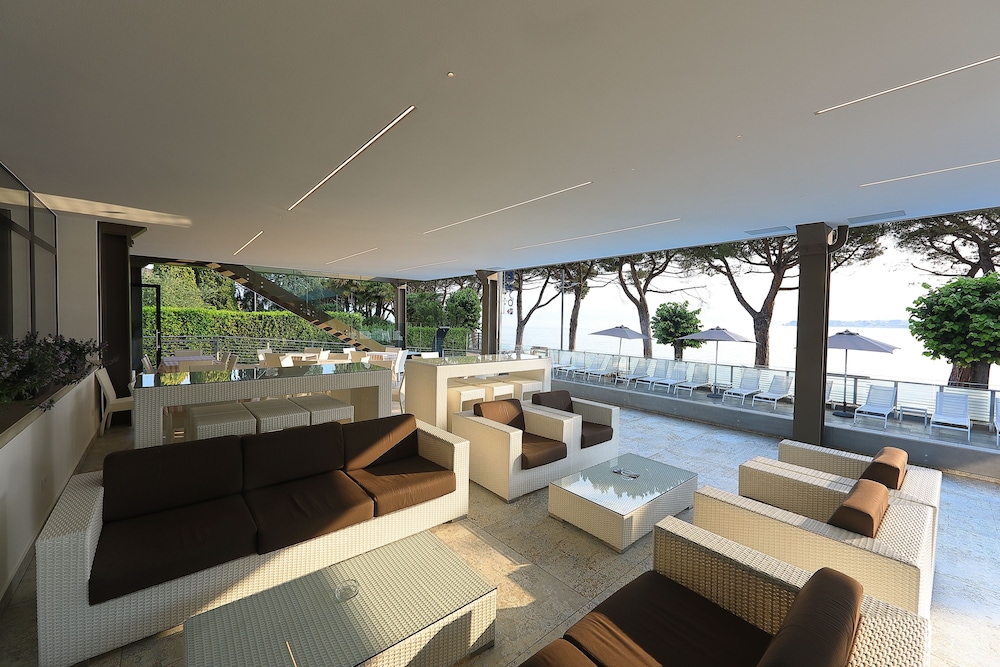 Hotel San Marco — Restaurant & bars in Peschiera del Garda, Veneto