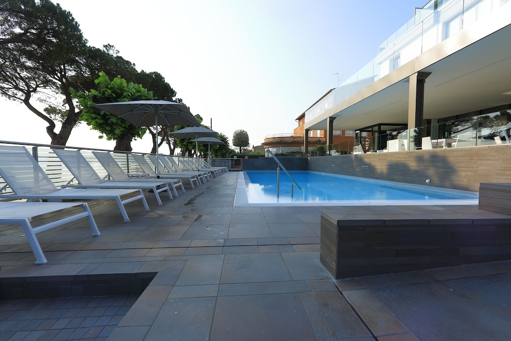 Hotel San Marco — Swimming pool in Peschiera del Garda, Veneto