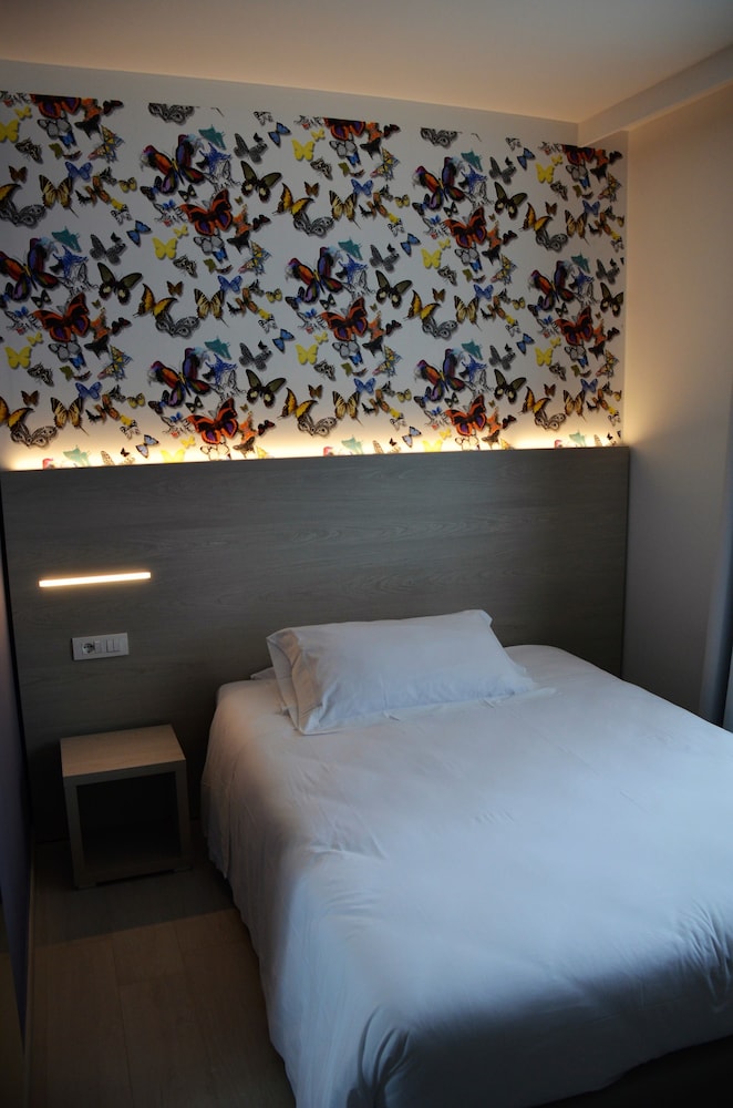 Hotel San Marco — Hotel rooms in Peschiera del Garda, Veneto