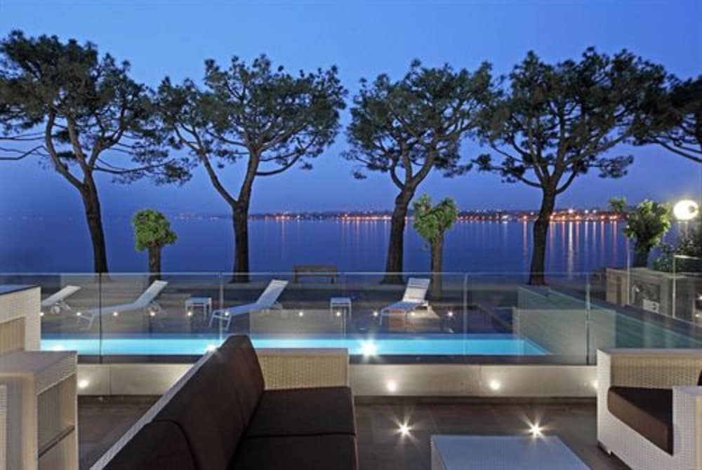 Hotel San Marco — Swimming pool in Peschiera del Garda, Veneto