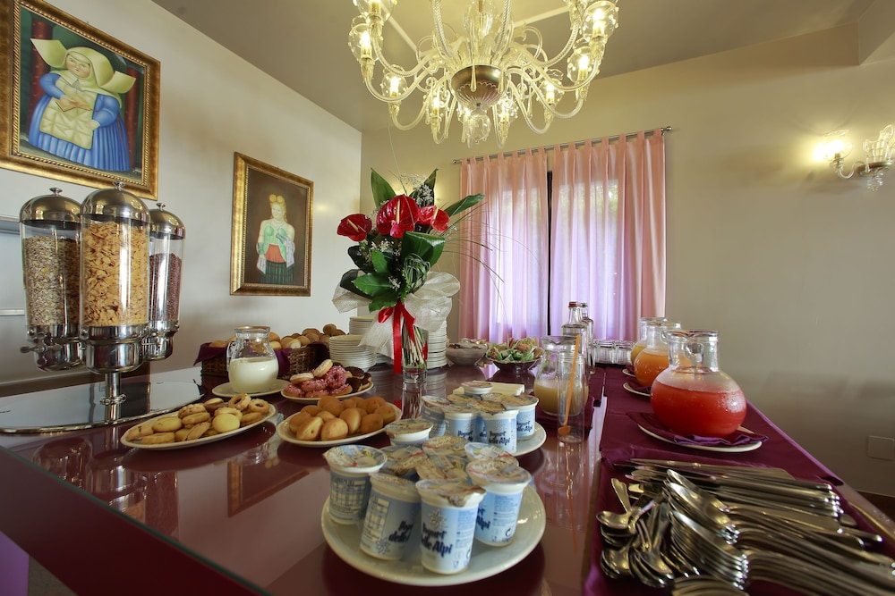 Hotel San Marco — Restaurant & bars in Peschiera del Garda, Veneto