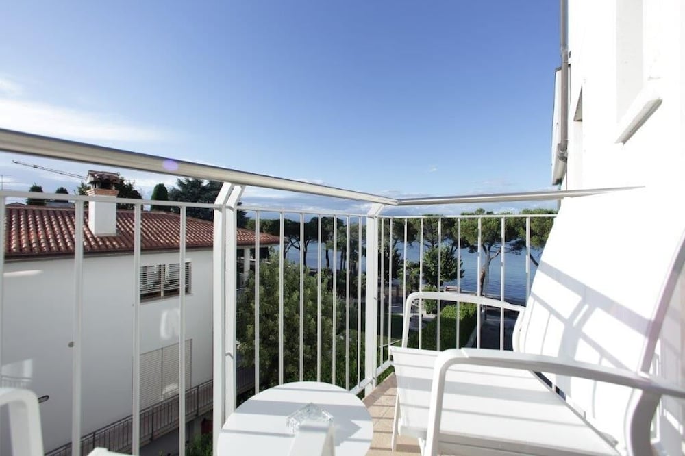 Hotel San Marco — Hotel rooms in Peschiera del Garda, Veneto