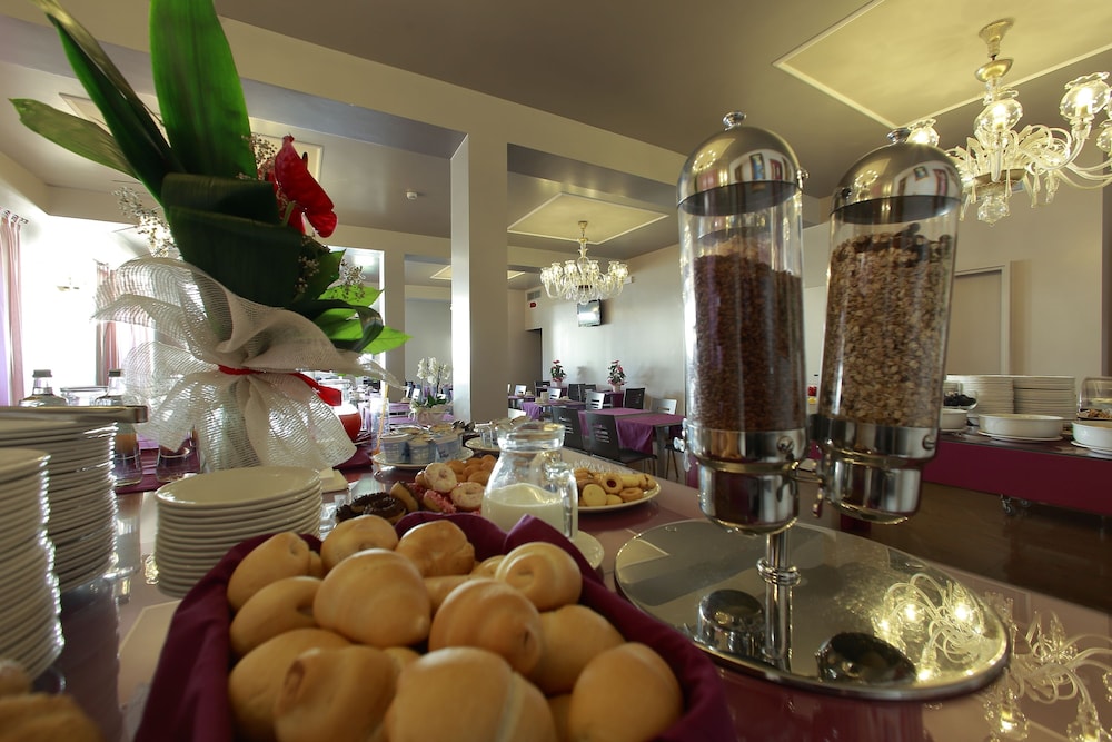 Hotel San Marco — Restaurant & bars in Peschiera del Garda, Veneto