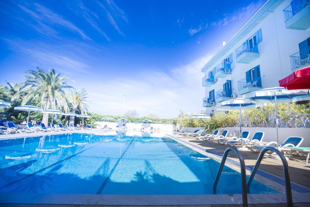 Hotel Tourist — Swimming pool in Cefalù, Sicily
