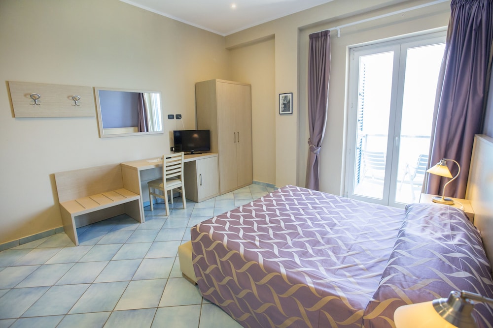 Hotel Tourist — Hotel rooms in Cefalù, Sicily