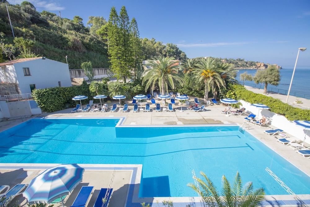 Hotel Tourist — Swimming pool in Cefalù, Sicily