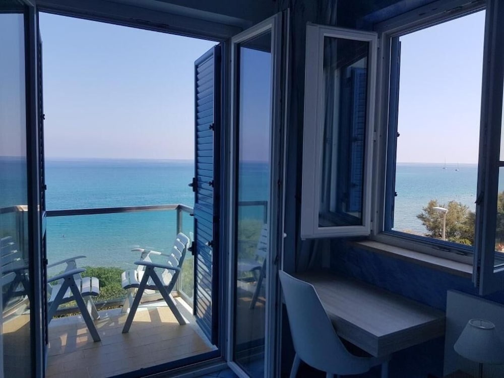 Hotel Tourist — Hotel rooms in Cefalù, Sicily