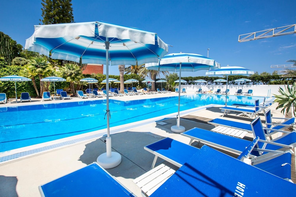 Hotel Tourist — Swimming pool in Cefalù, Sicily