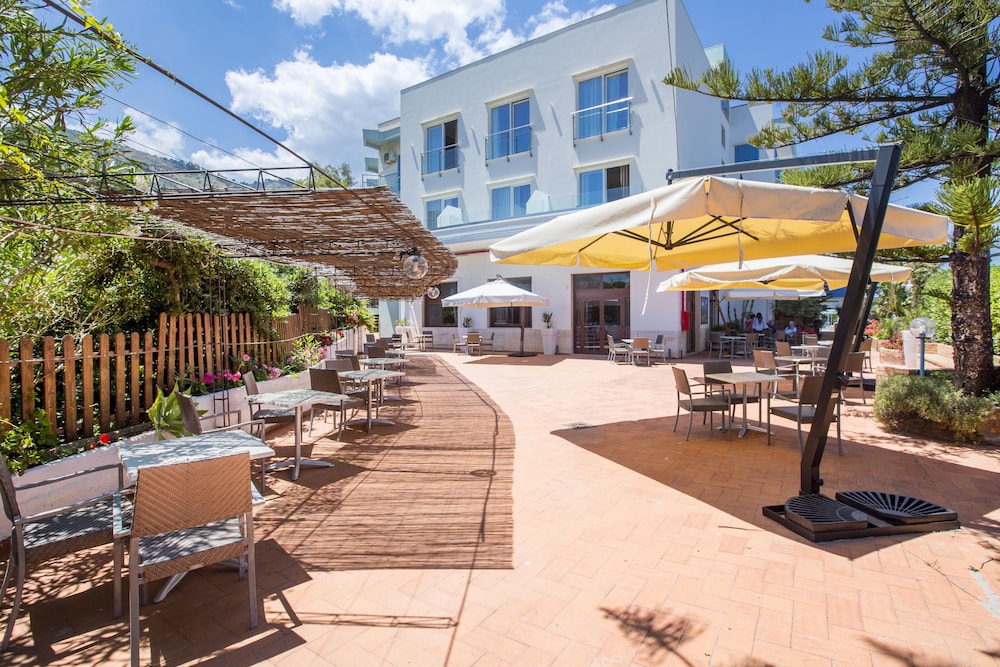 Hotel Tourist — Restaurant & bars in Cefalù, Sicily