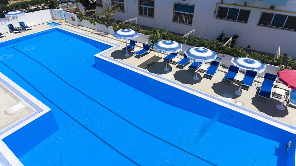 Hotel Tourist — Swimming pool in Cefalù, Sicily