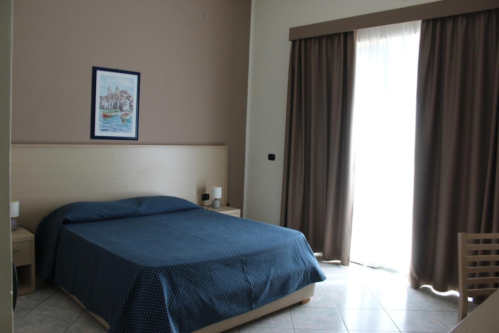 Hotel Tourist — Hotel rooms in Cefalù, Sicily