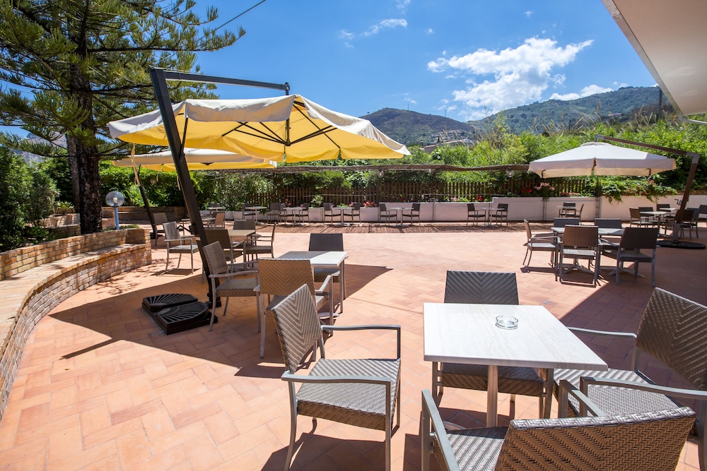 Hotel Tourist — Restaurant & bars in Cefalù, Sicily