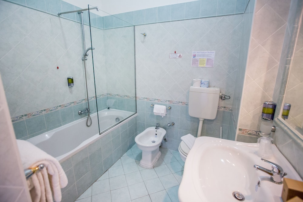 Hotel Tourist — Hotel rooms in Cefalù, Sicily