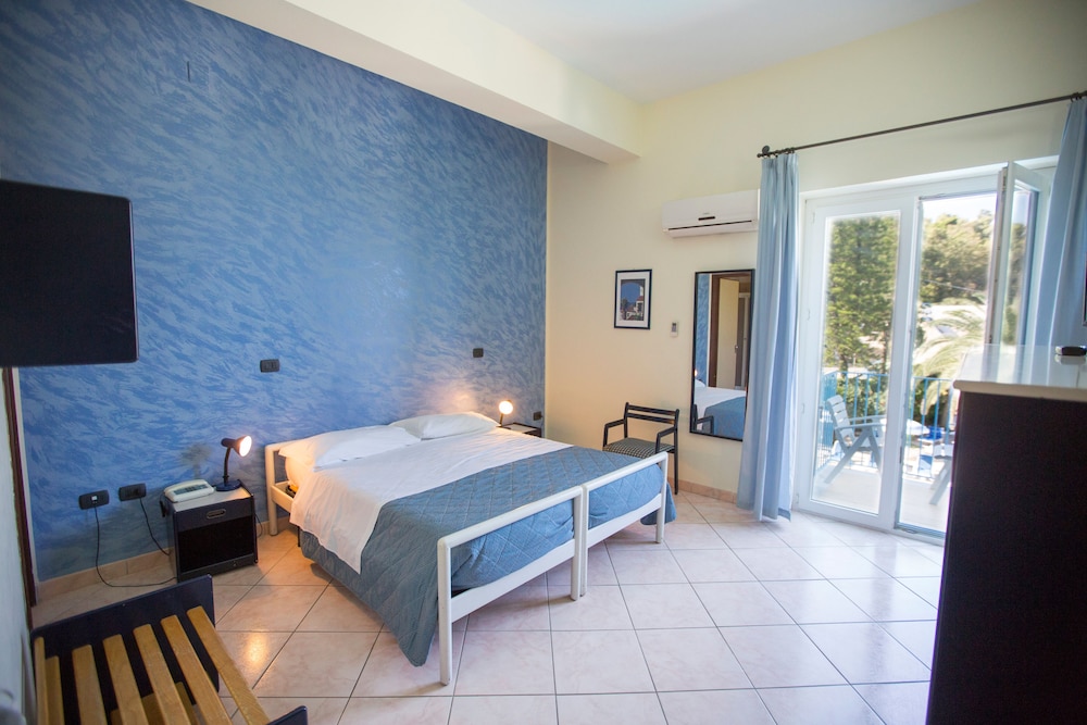Hotel Tourist — Hotel rooms in Cefalù, Sicily