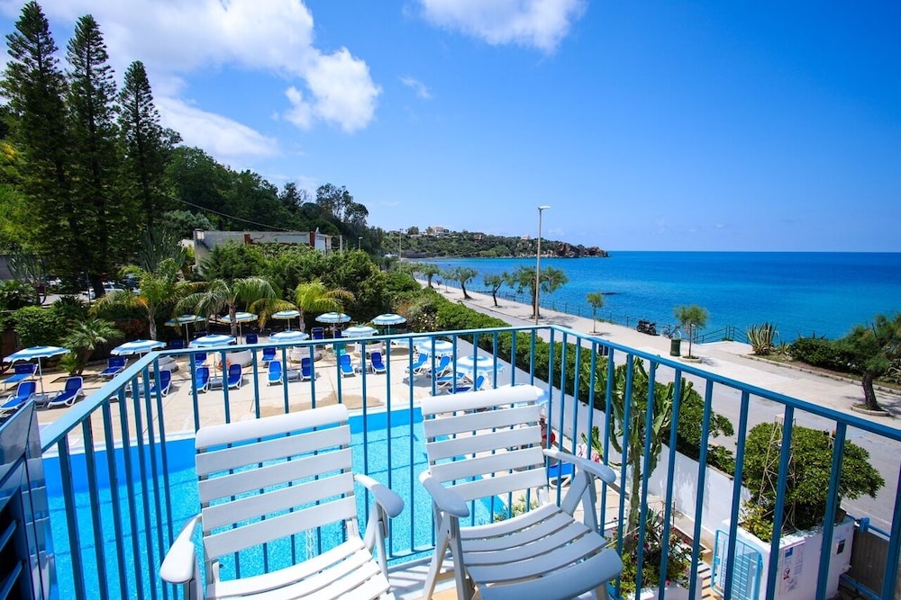 Hotel Tourist — Swimming pool in Cefalù, Sicily