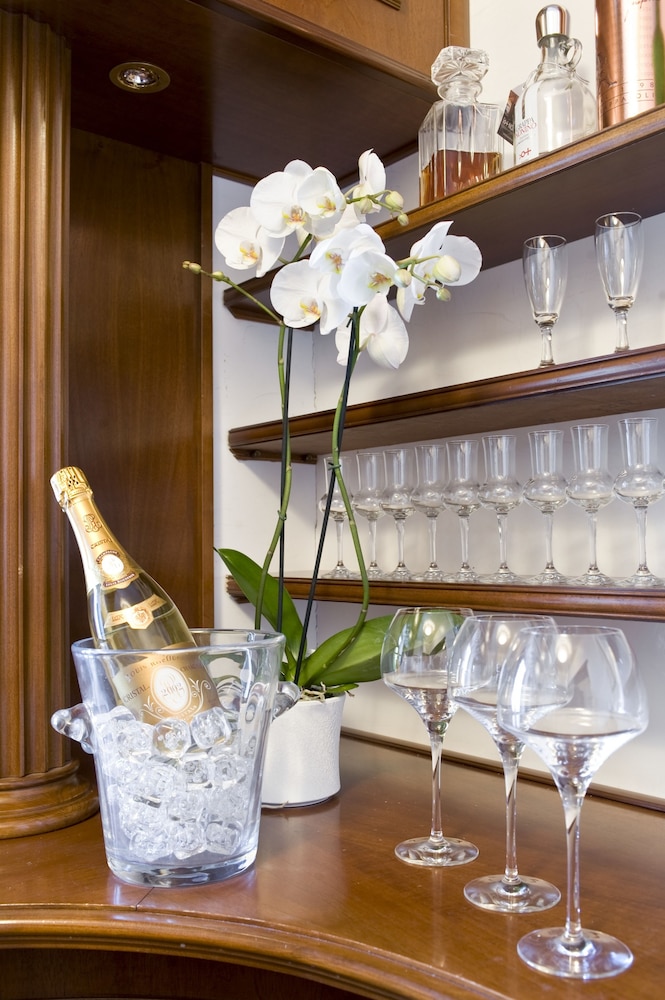Al Viminale Hill Inn & Hotel — Restaurant & bars in Rome, Lazio