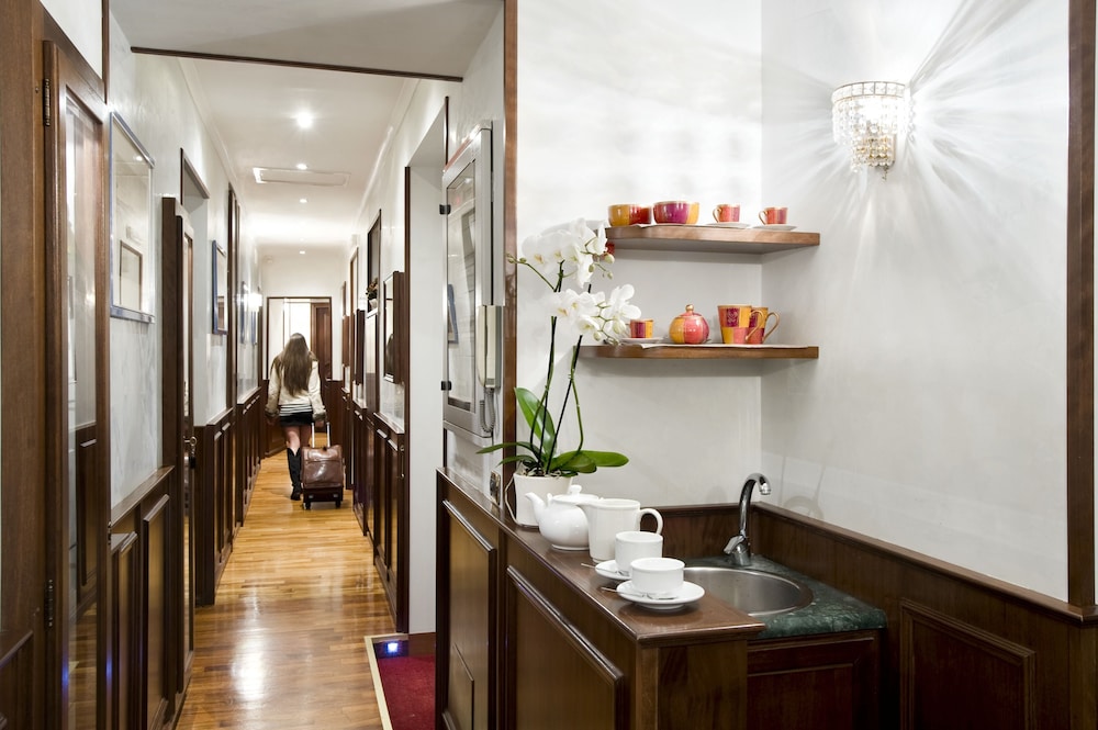 Al Viminale Hill Inn & Hotel — Hotel building in Rome, Lazio