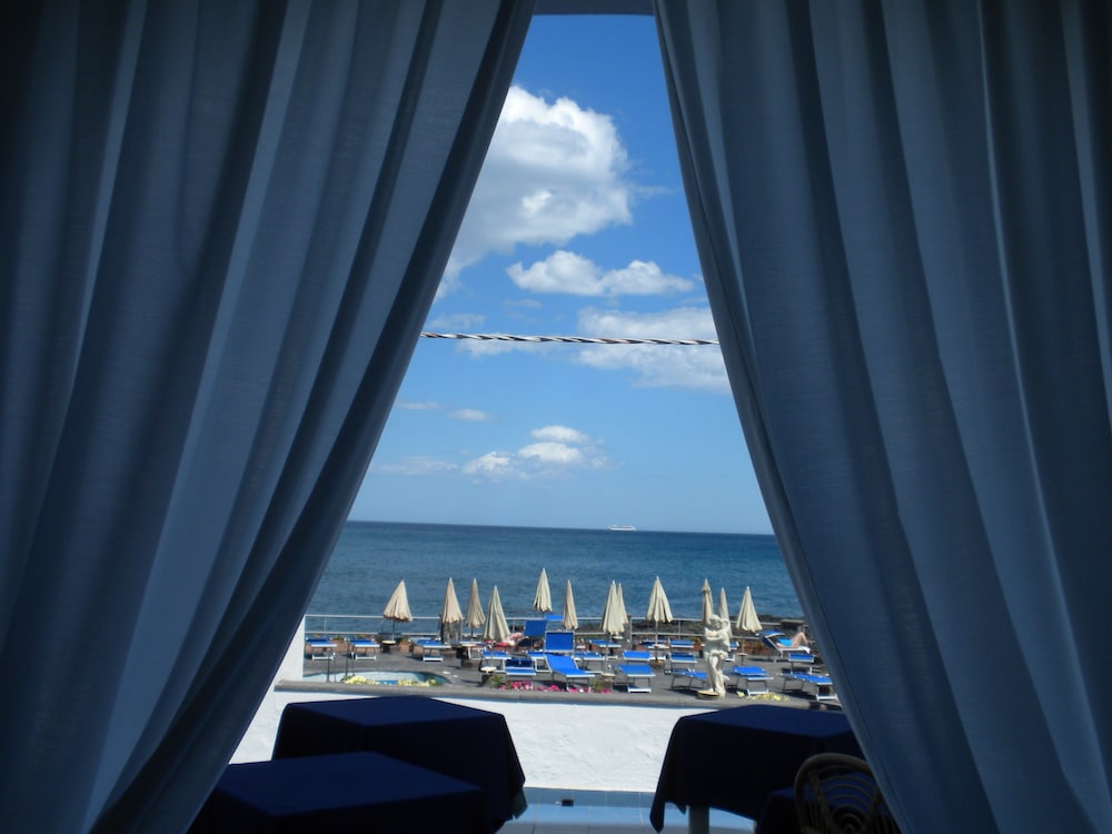 Arathena Rocks Hotel — Hotel rooms in Giardini Naxos, Sicily