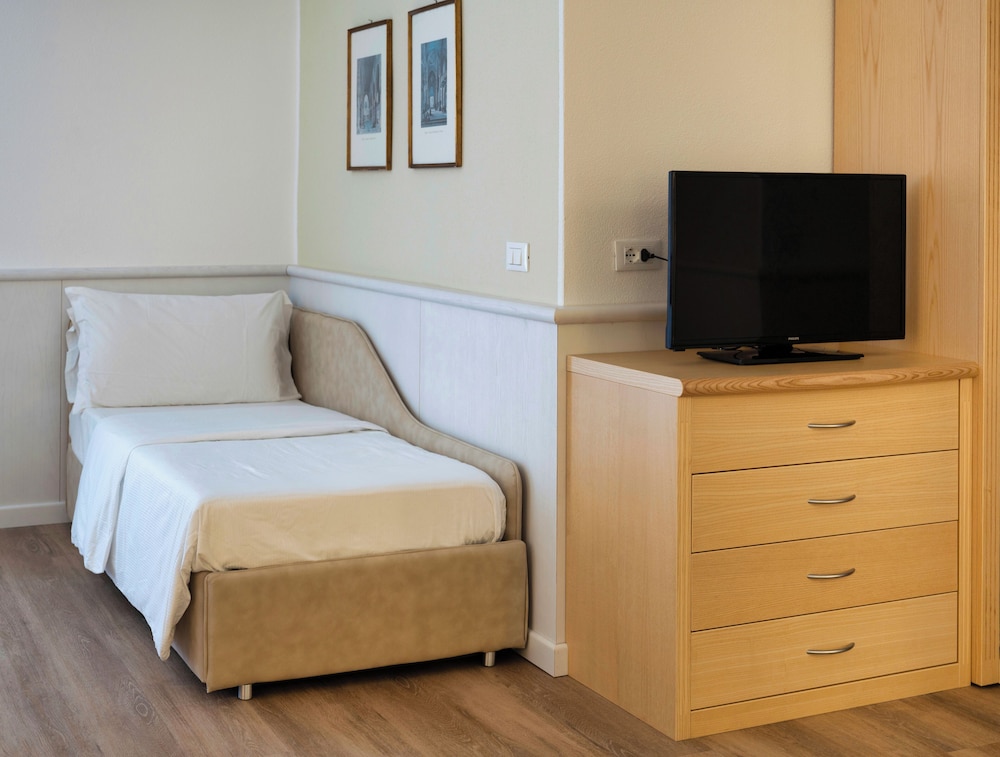 Arathena Rocks Hotel — Hotel rooms in Giardini Naxos, Sicily