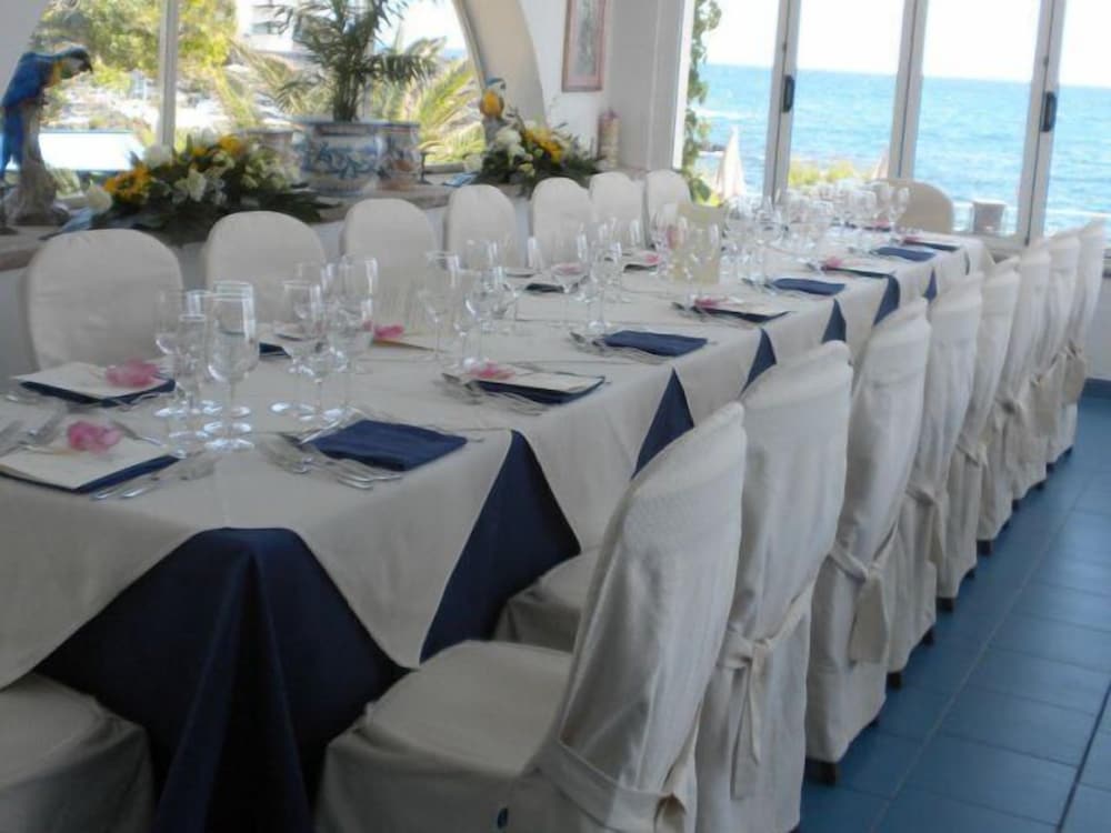 Arathena Rocks Hotel — Restaurant & bars in Giardini Naxos, Sicily