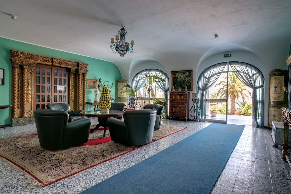 Arathena Rocks Hotel — Hotel building in Giardini Naxos, Sicily