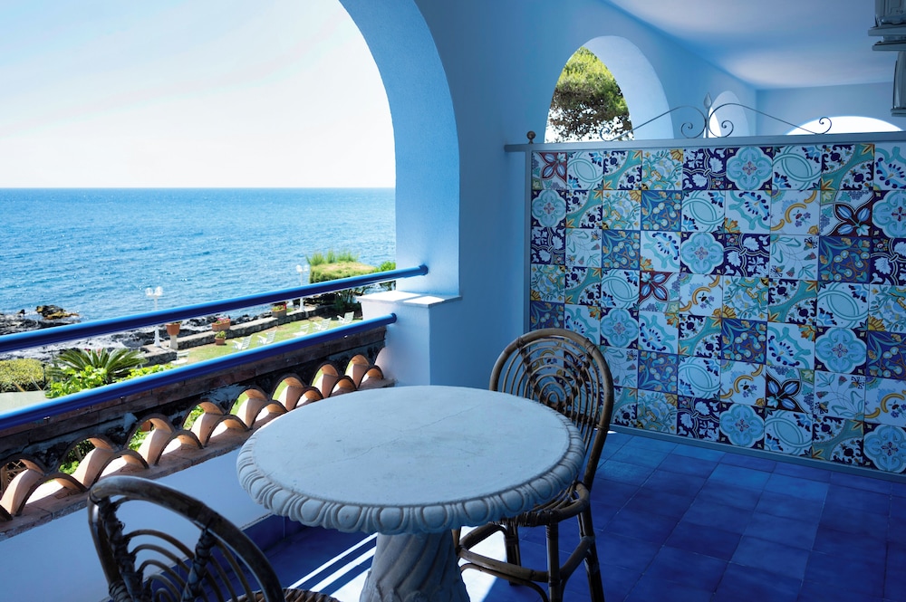 Arathena Rocks Hotel — Hotel rooms in Giardini Naxos, Sicily