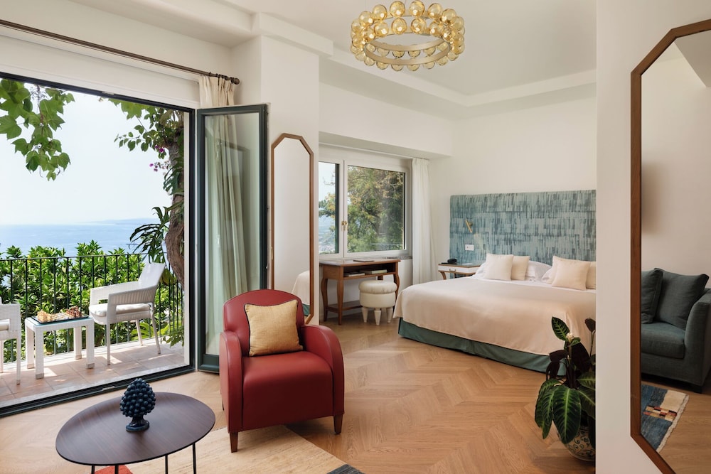 Hotel Villa Belvedere — Hotel rooms in Taormina, Sicily