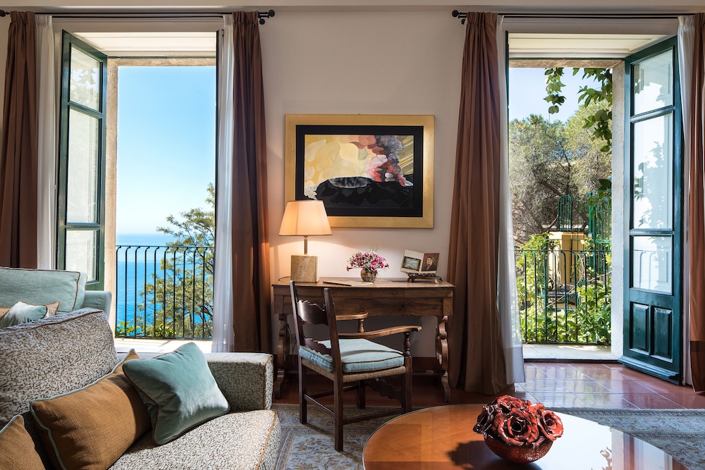 Hotel Villa Belvedere — Hotel rooms in Taormina, Sicily
