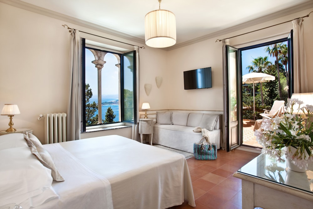 Hotel Villa Belvedere — Hotel rooms in Taormina, Sicily