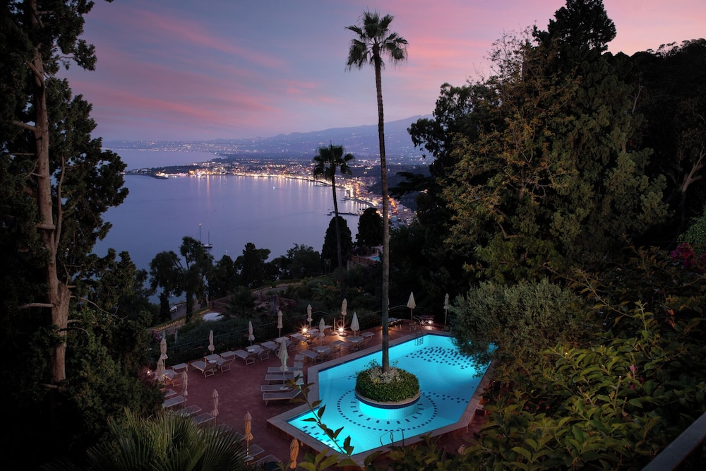 Hotel Villa Belvedere — Swimming pool in Taormina, Sicily