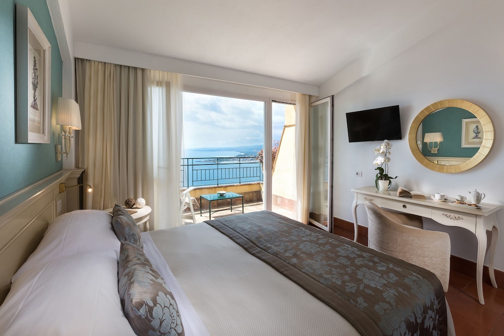 Hotel Villa Belvedere — Hotel rooms in Taormina, Sicily