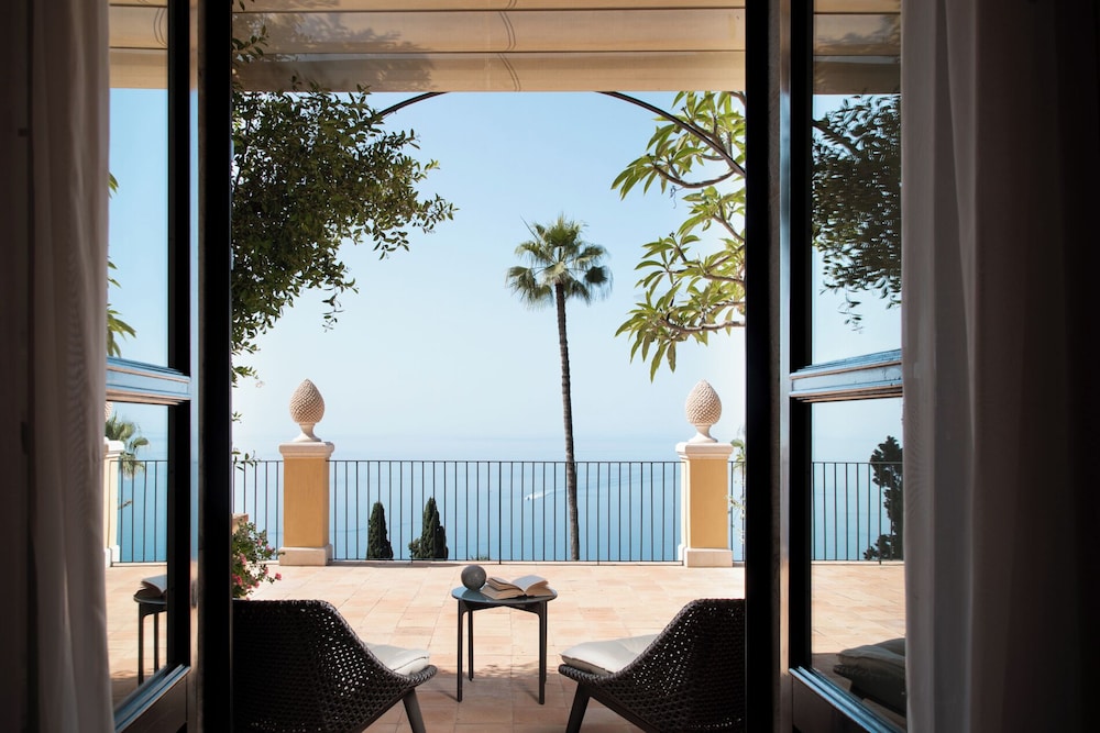 Hotel Villa Belvedere — Hotel rooms in Taormina, Sicily
