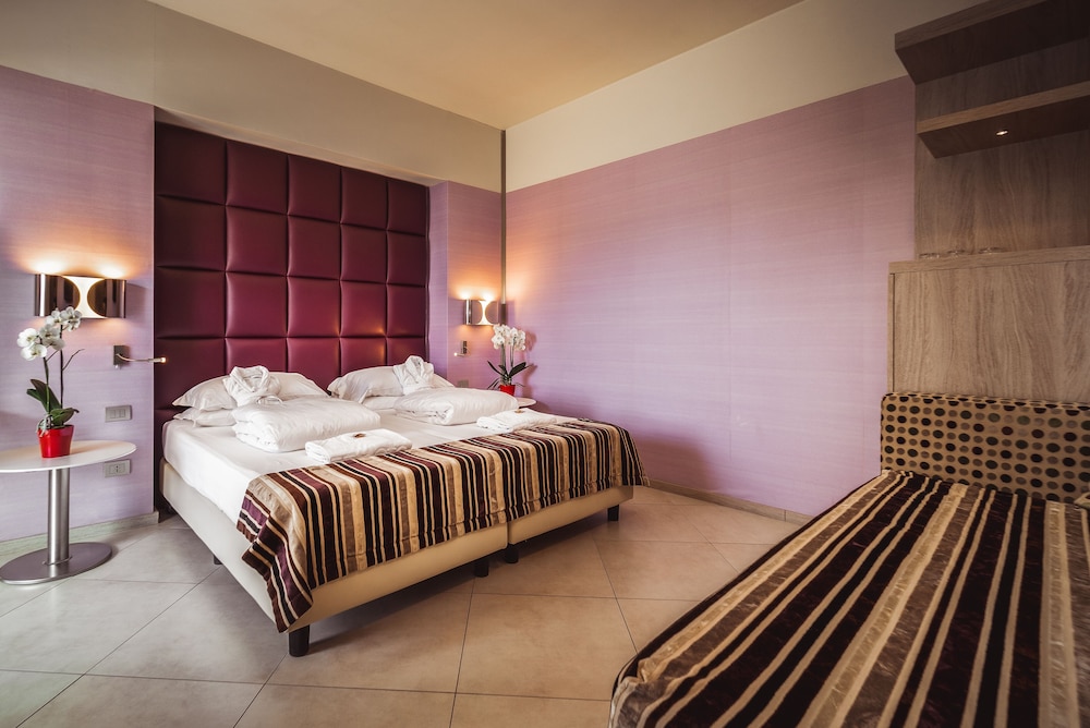 Jazz Hotel — Hotel rooms in Olbia, Sardinia
