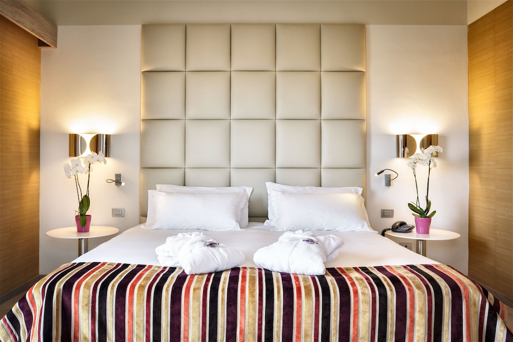 Jazz Hotel — Hotel rooms in Olbia, Sardinia
