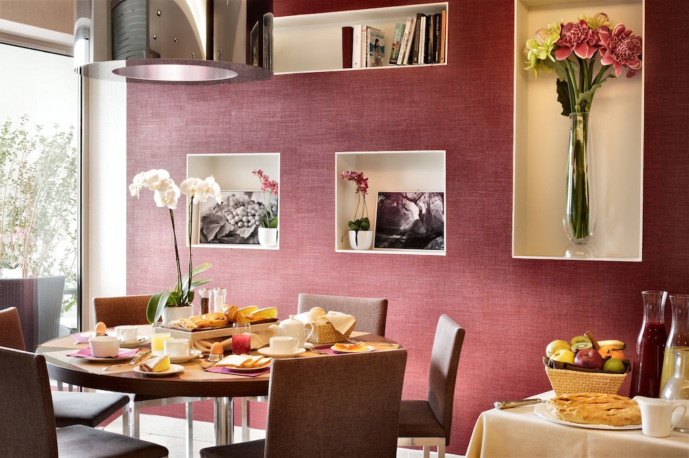 Jazz Hotel — Restaurant & bars in Olbia, Sardinia