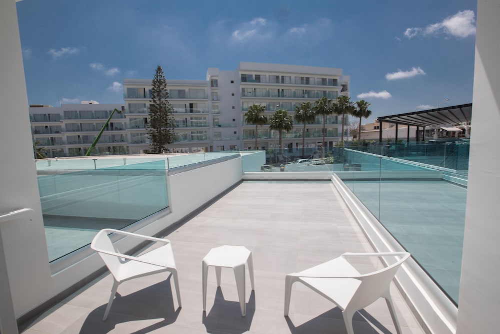 The Blue Ivy Hotel and Suites — Hotel building in Protaras, Famagusta Region
