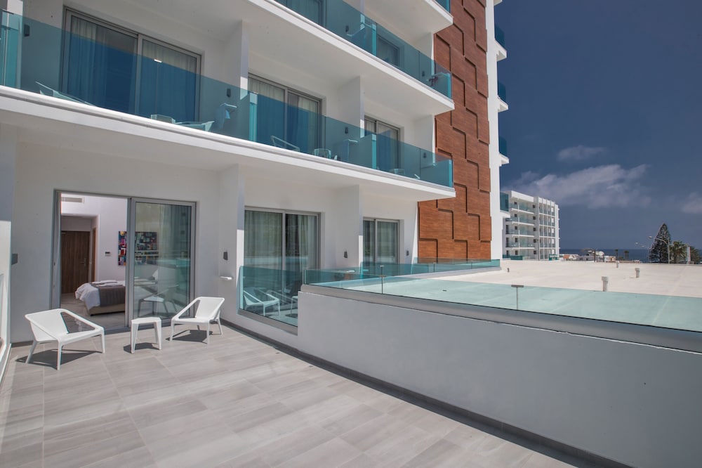 The Blue Ivy Hotel and Suites — Hotel building in Protaras, Famagusta Region