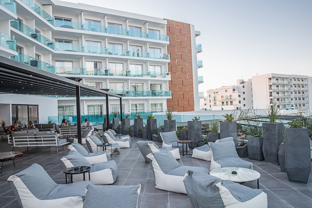The Blue Ivy Hotel and Suites — Hotel building in Protaras, Famagusta Region