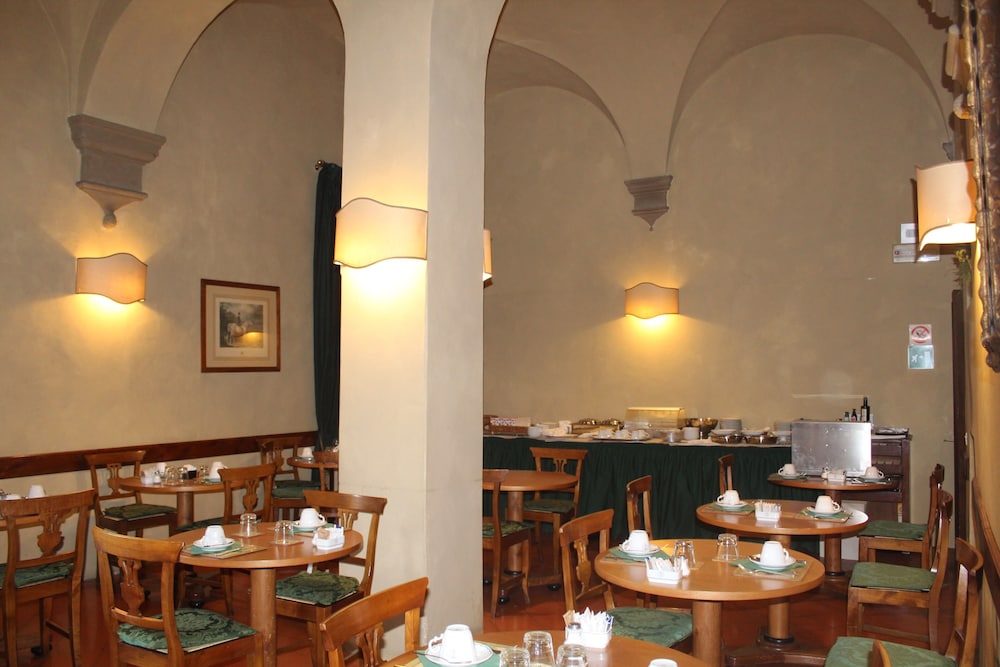 Loggiato dei Serviti — Restaurant & bars in Florence, Tuscany