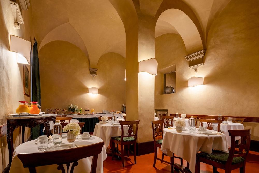 Loggiato dei Serviti — Restaurant & bars in Florence, Tuscany