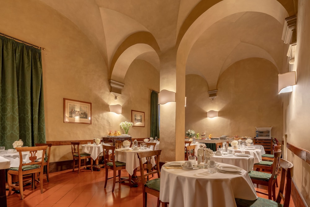 Loggiato dei Serviti — Restaurant & bars in Florence, Tuscany