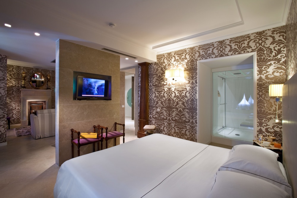 The Ashbee Hotel - The Leading Hotels of the World — Hotel rooms in Taormina, Sicily